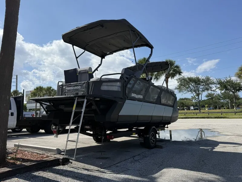Slide: The Image of Sea-Doo Switch Cruise Limited 21 2025 - 5