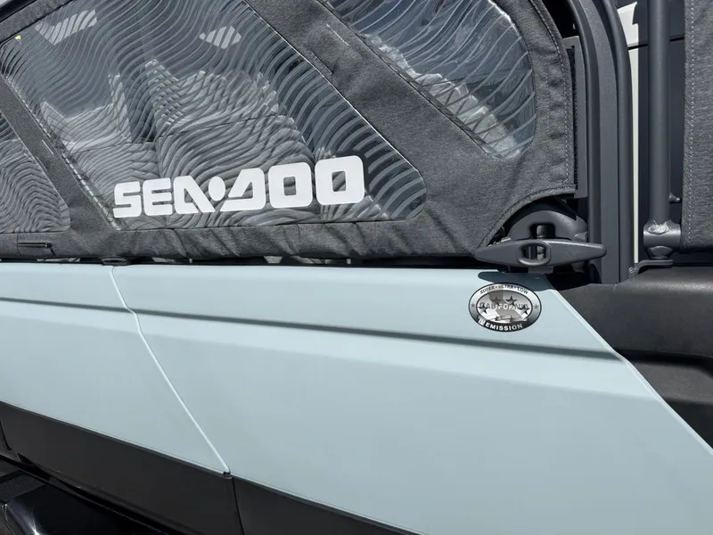 Slide: The Image of Sea-Doo Switch Cruise Limited 21 2025 - 8