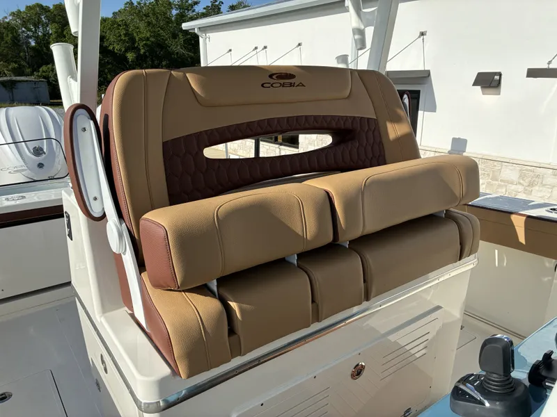 Slide: The Image of Cobia 305CC 2026 - 20