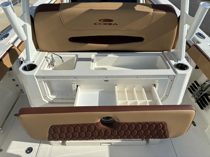 Slide: The Image of Cobia 305CC 2026 - 23