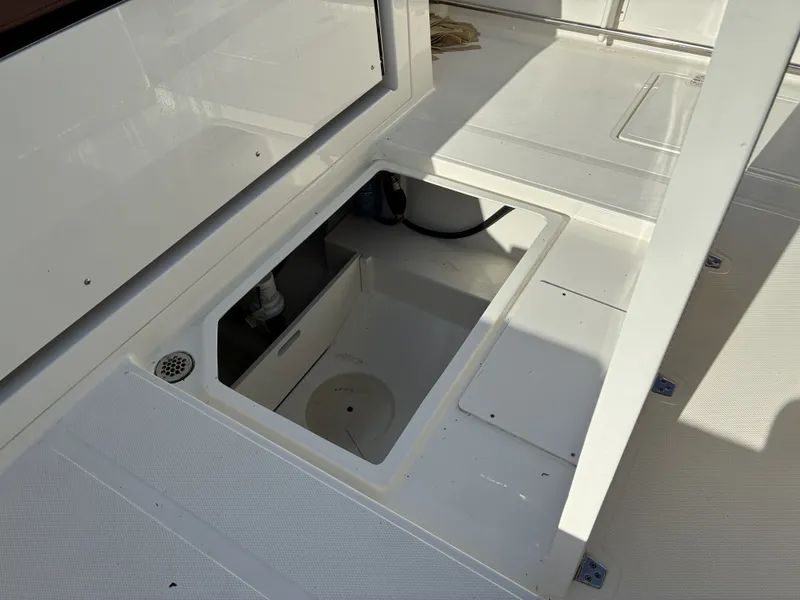 Slide: The Image of Cobia 305CC 2026 - 28