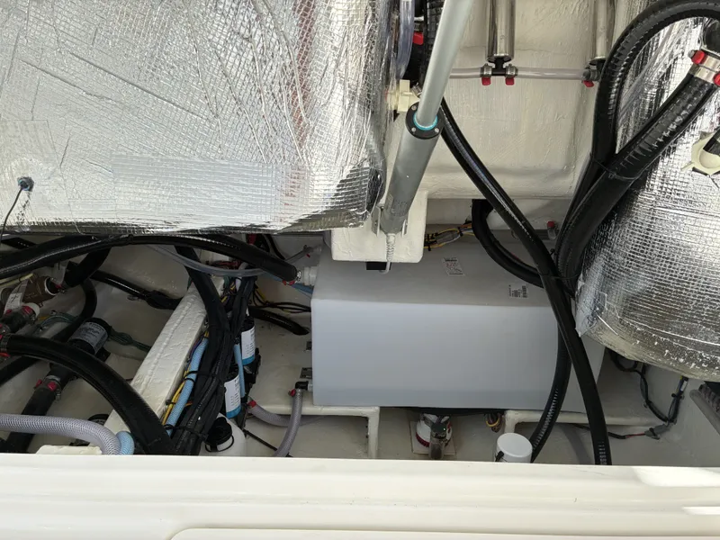 Slide: The Image of Cobia 305CC 2026 - 31