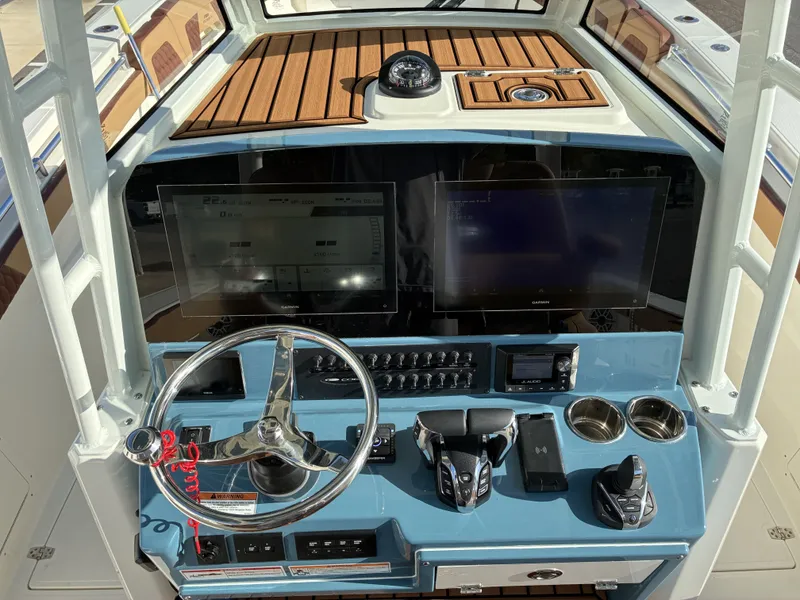 Slide: The Image of Cobia 305CC 2026 - 9