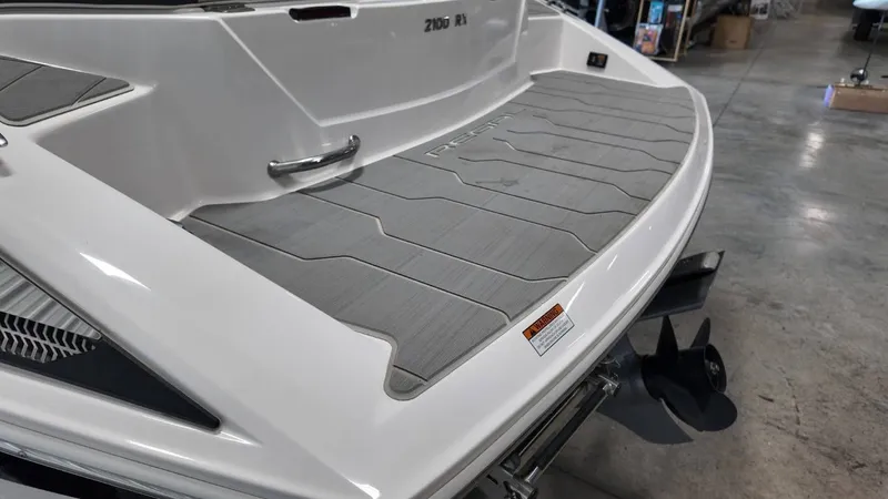 Slide: The Image of Regal 2100 Rx 2016 - 21
