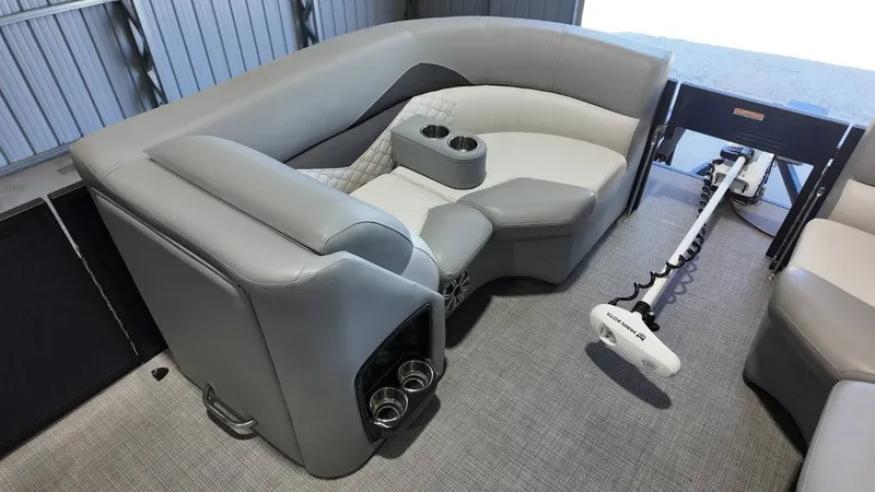 Slide: The Image of Manitou 23VP 2021 - 25