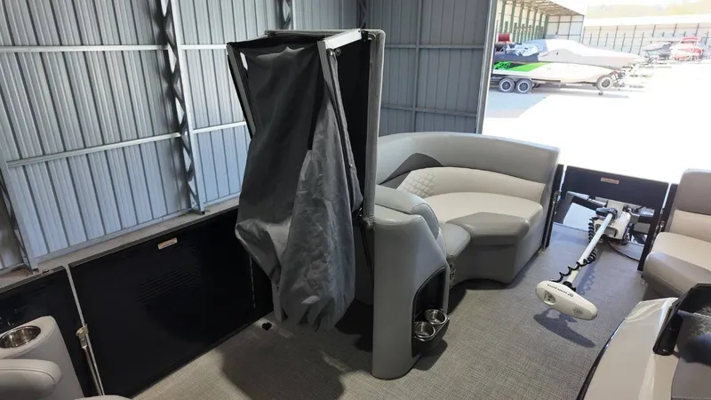 Slide: The Image of Manitou 23VP 2021 - 34