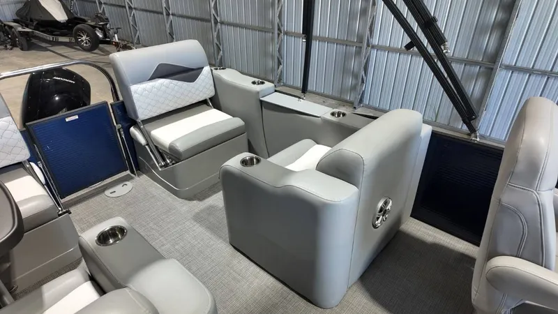 Slide: The Image of Manitou 23VP 2021 - 60