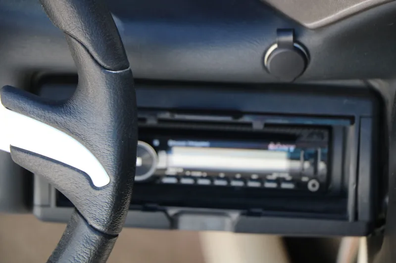 Slide: The Image of Crownline Boats 23 SS LPX 2009 - 22