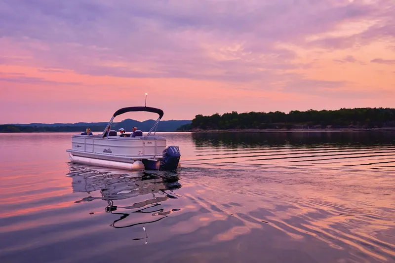 Slide: The Image of Sun Tracker Party Barge 22 XP3 2026 - 3