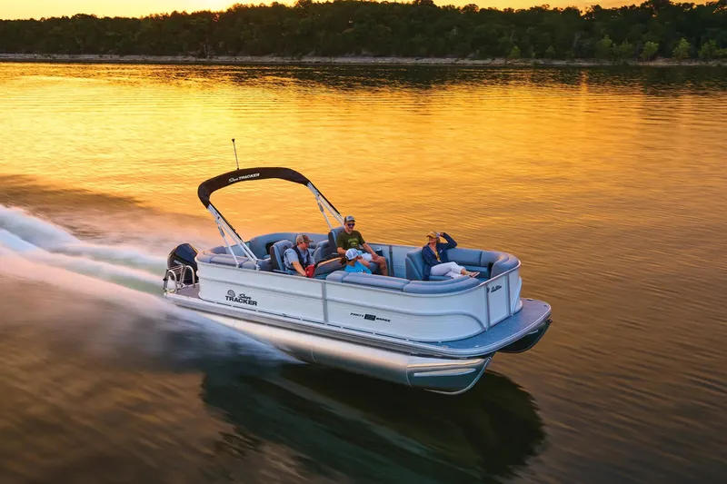 Slide: The Image of Sun Tracker Party Barge 22 XP3 2026 - 5
