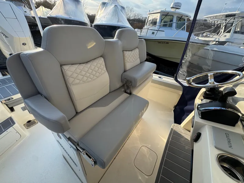 Slide: The Image of Scout 281 xss Carbon 2024 - 19