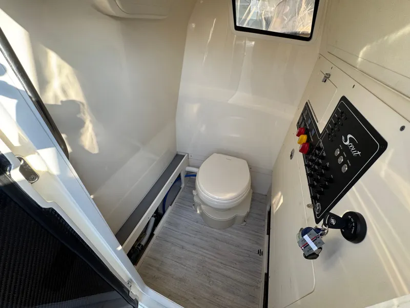 Slide: The Image of Scout 281 xss Carbon 2024 - 21