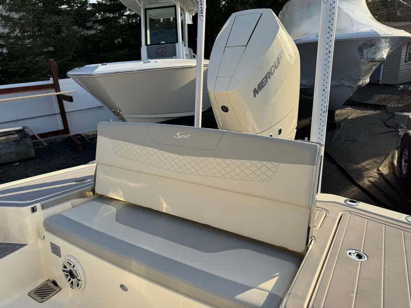 Slide: The Image of Scout 281 xss Carbon 2024 - 26