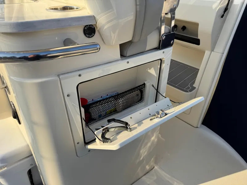 Slide: The Image of Scout 281 xss Carbon 2024 - 30