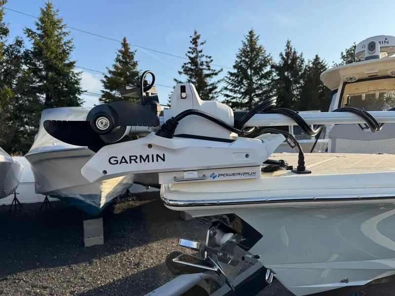 Slide: The Image of Garmin equipment on a 2024 Scout 281 xss Carbon boat. - 4