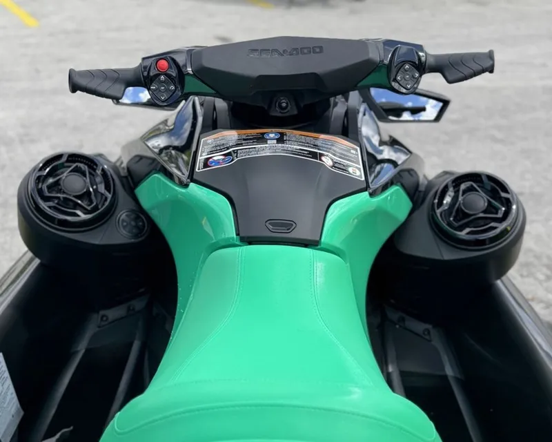 Slide: The Image of Sea-Doo GTI SE 170 2026 - 10