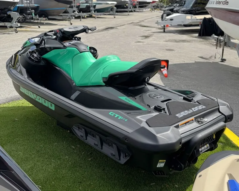 Slide: The Image of Sea-Doo GTI SE 170 2026 - 3
