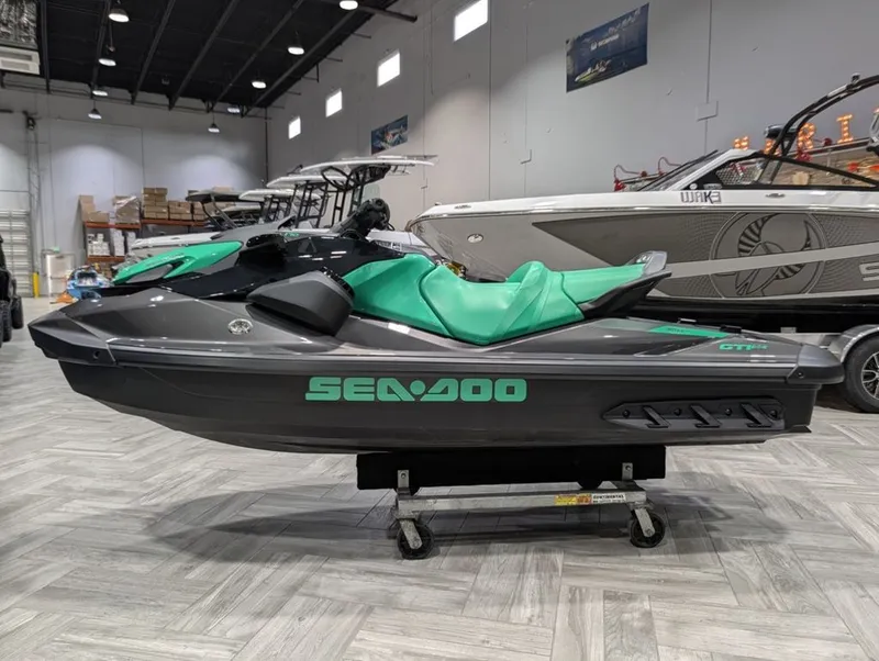 Slide: The Image of Sea-Doo GTI SE 170 2026 - 23
