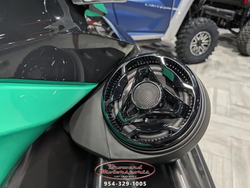 Slide: The Image of Sea-Doo GTI SE 170 2026 - 10