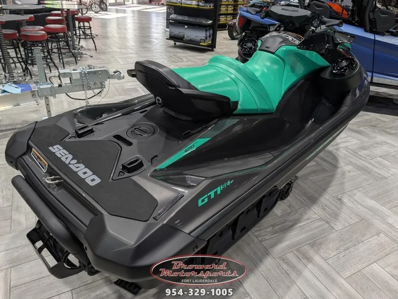 Slide: The Image of Sea-Doo GTI SE 170 2026 - 5