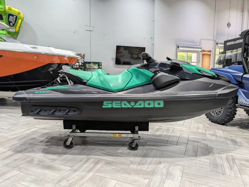 Slide: The Image of Sea-Doo GTI SE 170 2026 - 27