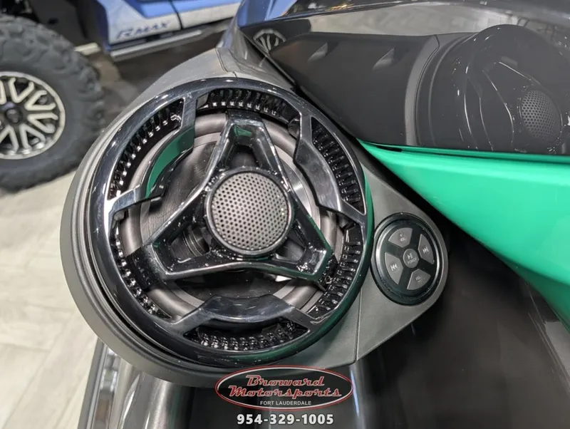 Slide: The Image of Sea-Doo GTI SE 170 2026 - 13