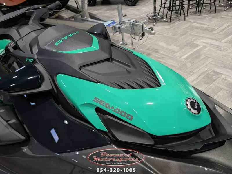 Slide: The Image of Sea-Doo GTI SE 170 2026 - 11