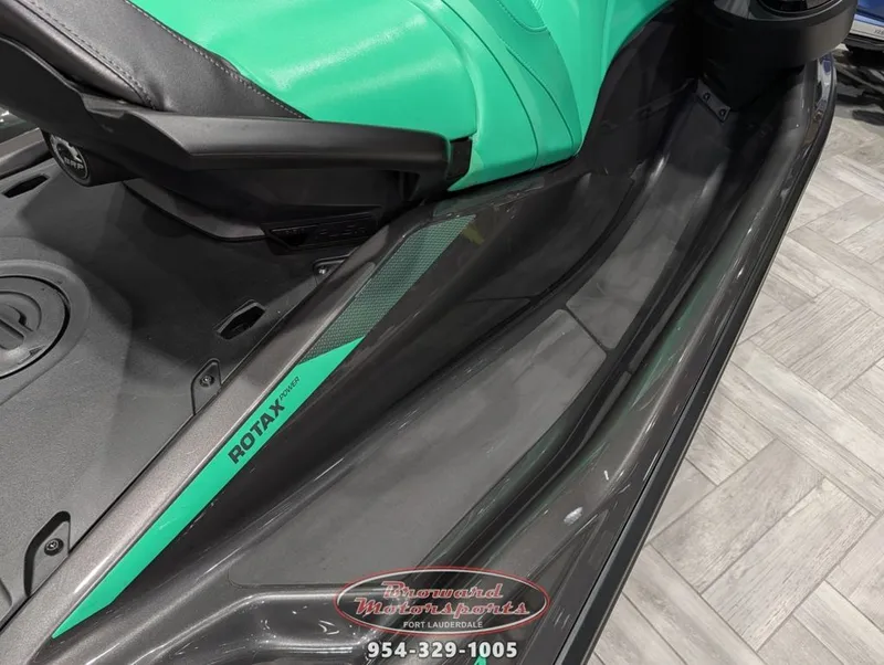 Slide: The Image of Sea-Doo GTI SE 170 2026 - 9