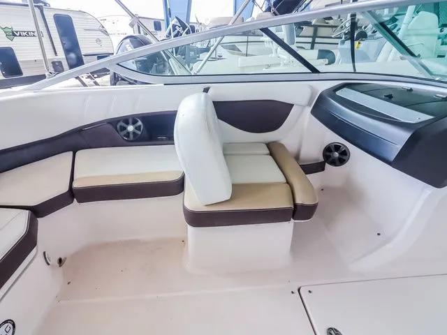 Slide: The Image of Regal 2000ES 2017 - 10