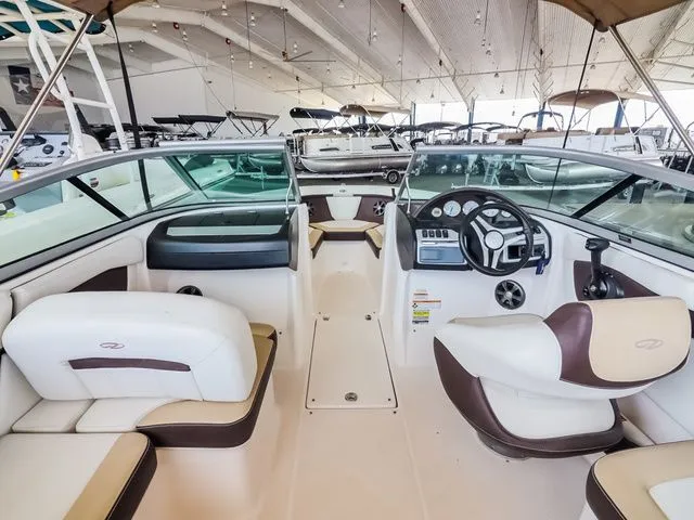 Slide: The Image of Regal 2000ES 2017 - 13