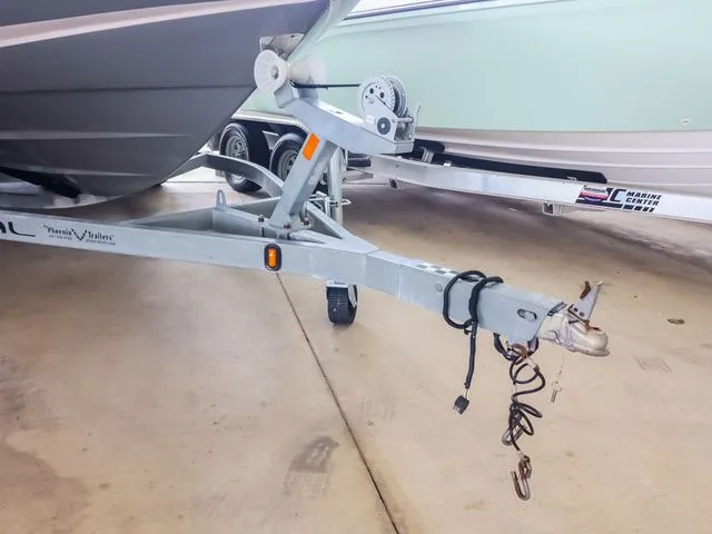 Slide: The Image of Regal 2000ES 2017 - 19