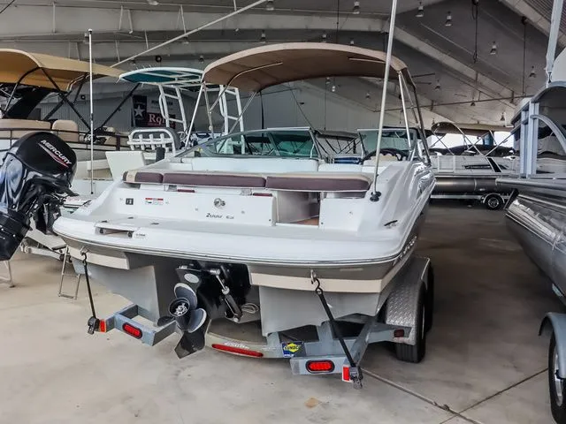 Slide: The Image of Regal 2000ES 2017 - 7