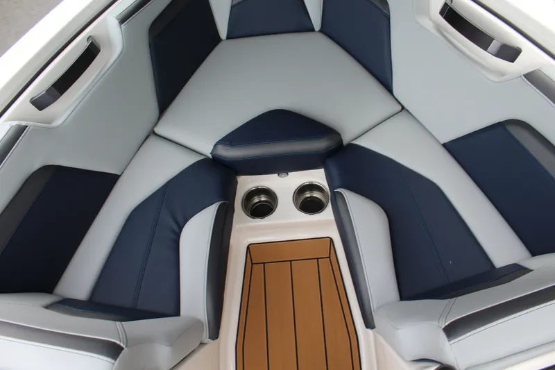 Slide: The Image of MasterCraft ProStar 2026 - 18