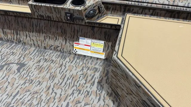 Slide: The Image of Xpress X18DB W/ Yamaha 90 SHO 2026 - 14