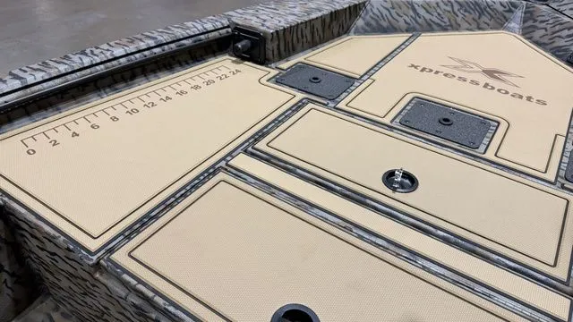 Slide: The Image of Xpress X18DB W/ Yamaha 90 SHO 2026 - 17