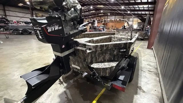 Slide: The Image of Havoc 1753 MSTC W/ Gator Tail 40XD 2024 - 2