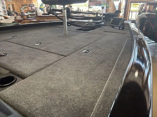 Slide: The Image of Tracker Pro Team 195 TXW 2026 - 22