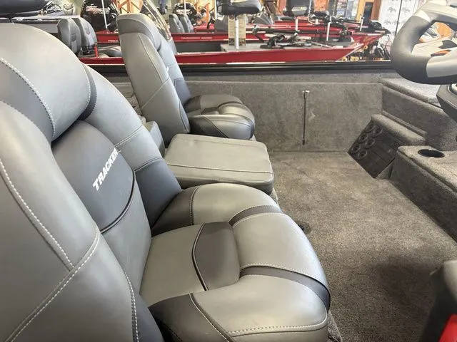 Slide: The Image of Tracker Pro Team 195 TXW 2026 - 24