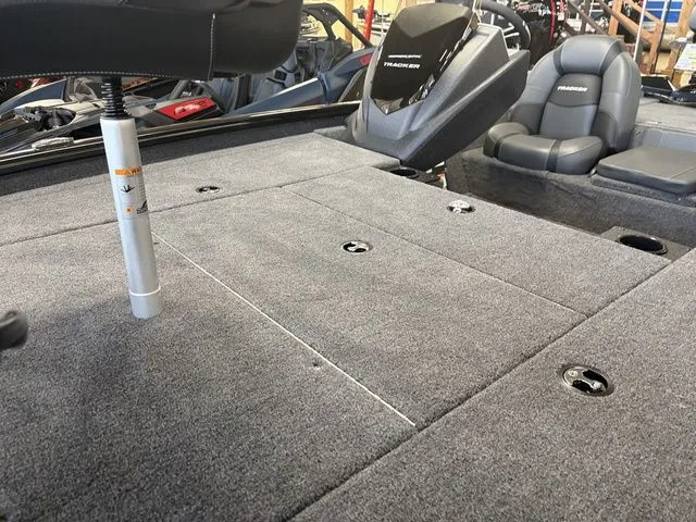 Slide: The Image of Tracker Pro Team 195 TXW 2026 - 34