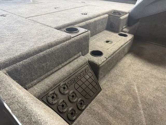 Slide: The Image of Tracker Pro Team 195 TXW 2026 - 7