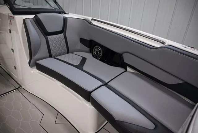 Slide: The Image of Yamaha 255XE 2026 - 14