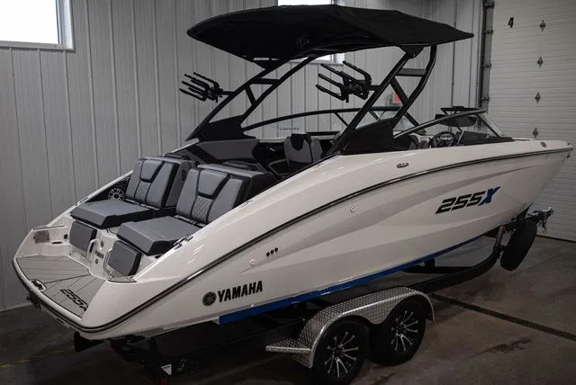 Slide: The Image of Yamaha 255XE 2026 - 3