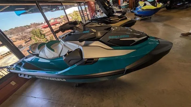Slide: The Image of Sea-Doo GTX 2025 - 16