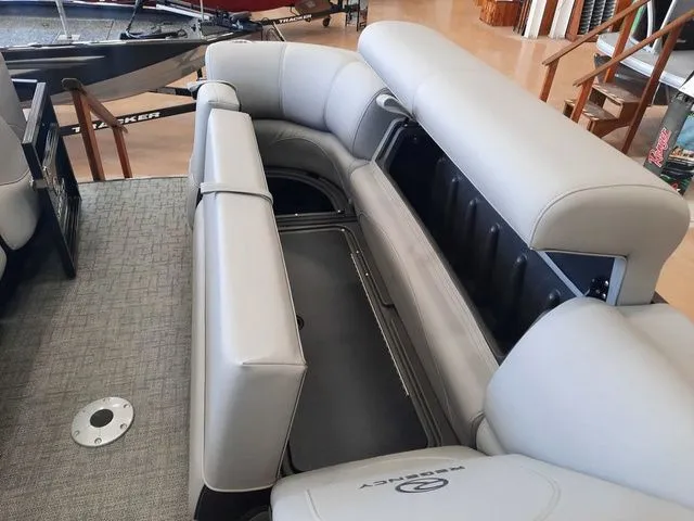 Slide: The Image of Regency 230 DL3 2026 - 15