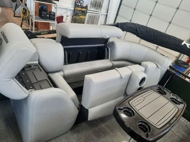 Slide: The Image of Regency 230 DL3 2026 - 41