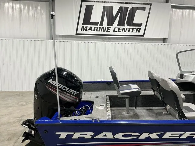 Slide: The Image of Tracker Pro Guide V-16 WT 2018 - 15