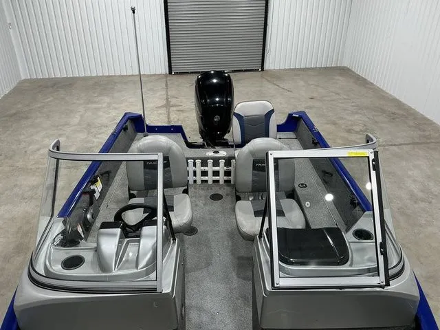 Slide: The Image of Tracker Pro Guide V-16 WT 2018 - 16