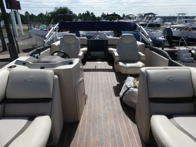 Slide: The Image of Crest Classic 23 Foot 230 2015 - 13