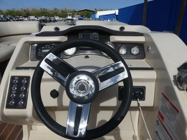 Slide: The Image of Crest Classic 23 Foot 230 2015 - 16