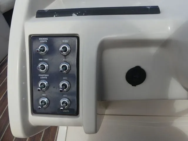 Slide: The Image of Crest Classic 23 Foot 230 2015 - 18